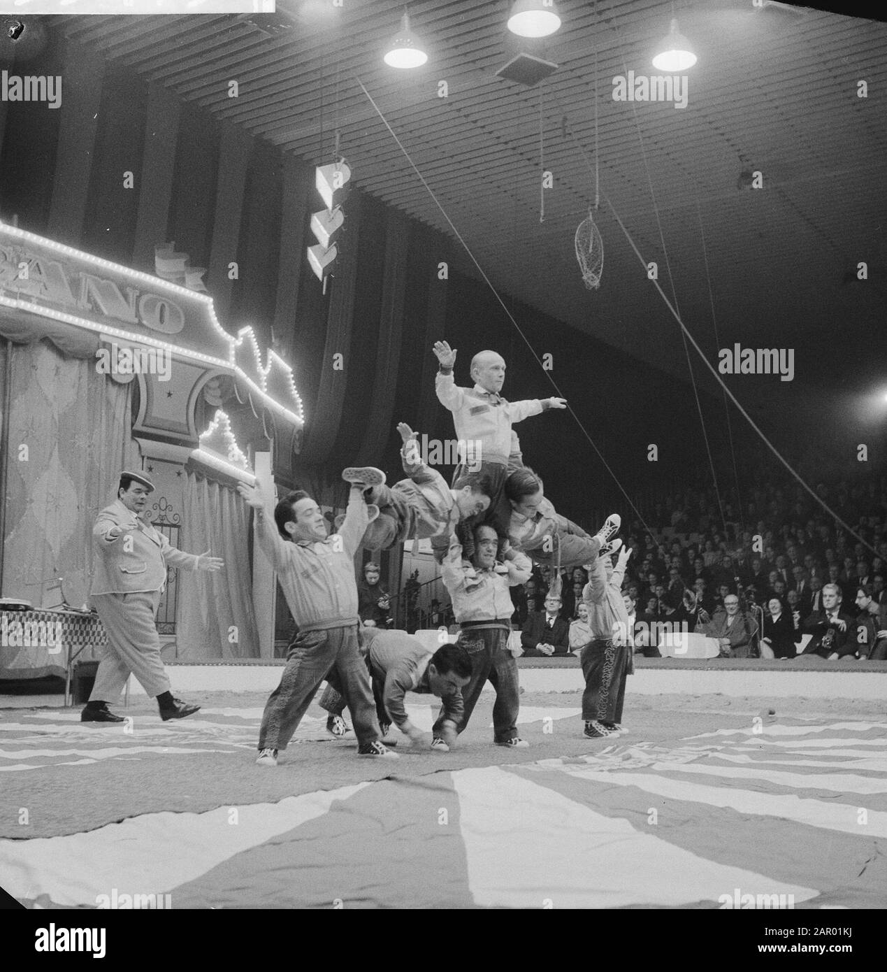 Proposal Circus Americano in the New RAI Building. Lilliputnummer Date: 21 December 1961 Location: Amsterdam, Noord-Holland Personal name: Circus Americano Institution name: RAI Stock Photo