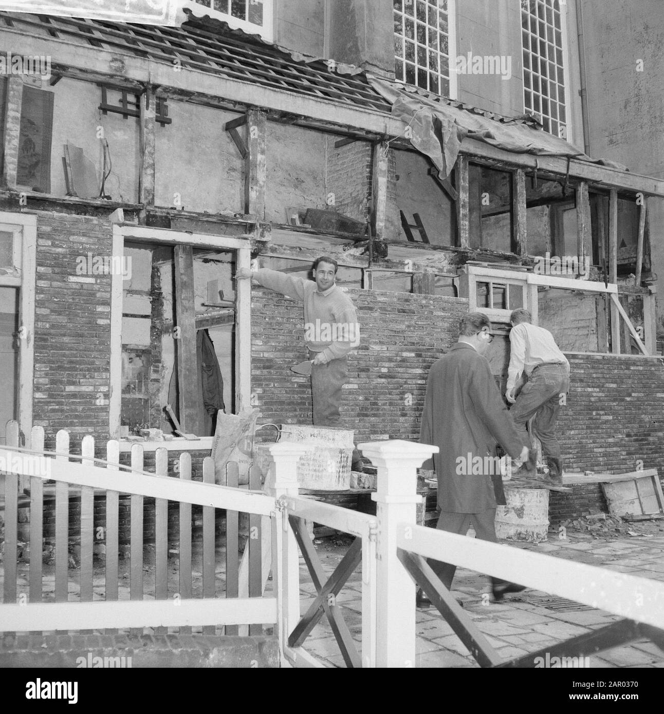 Restoration English church at Beguinage. Assignment Trouw. Restoration exterior Date: October 26, 1961 Keywords: churches, restorations Institution name: Begijnhof, Trouw Stock Photo