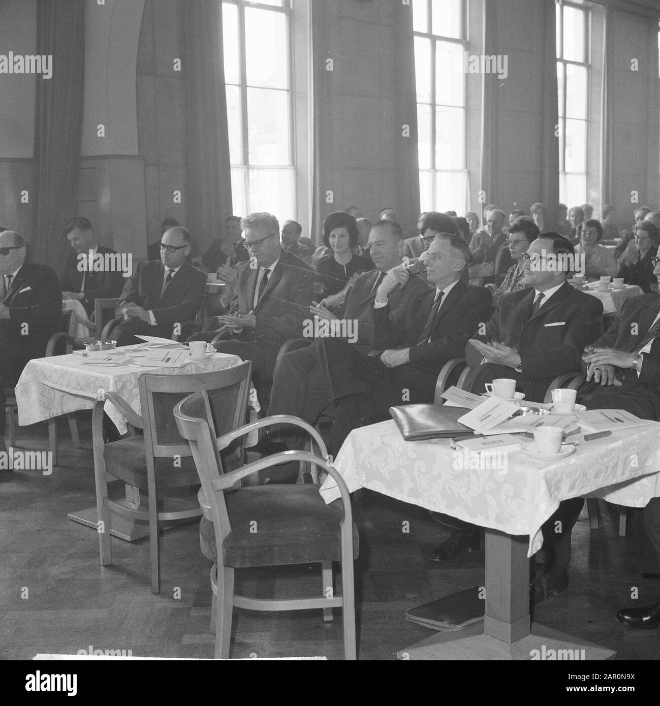 New president CNV J. van Eibergen, overview room Date: March 24, 1964 Keywords: public, trade unions, presidents Personal name: Eibergen J. of Institution name: CNV Stock Photo