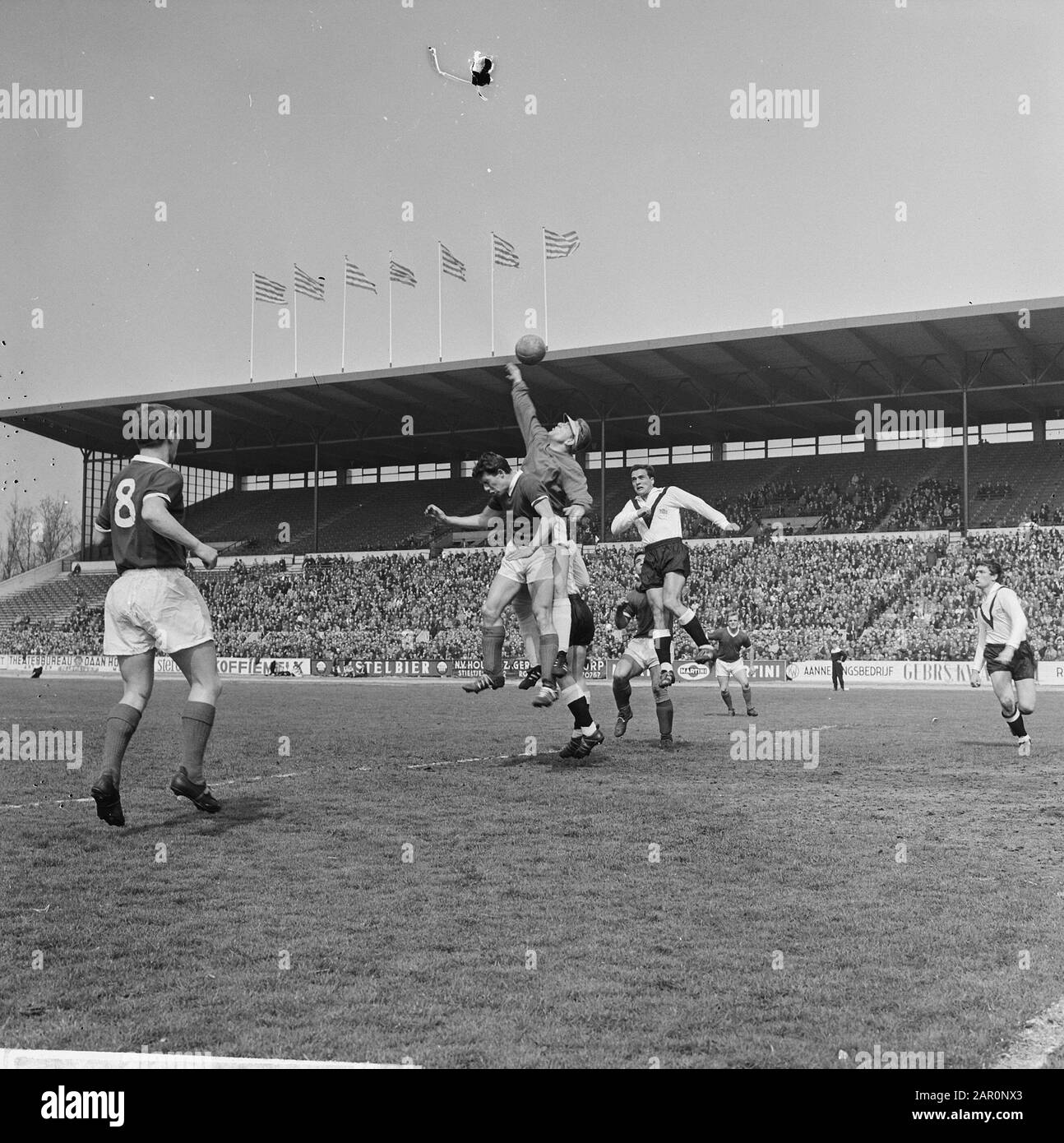 Fotball Springing Sparta v heracles 2 1 hi-res stock photography and images - Alamy