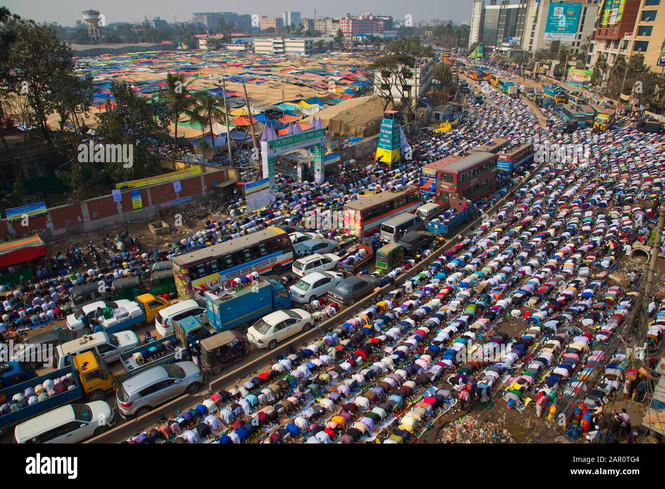 Largest Muslim congregation in Bangladesh Stock Photo
