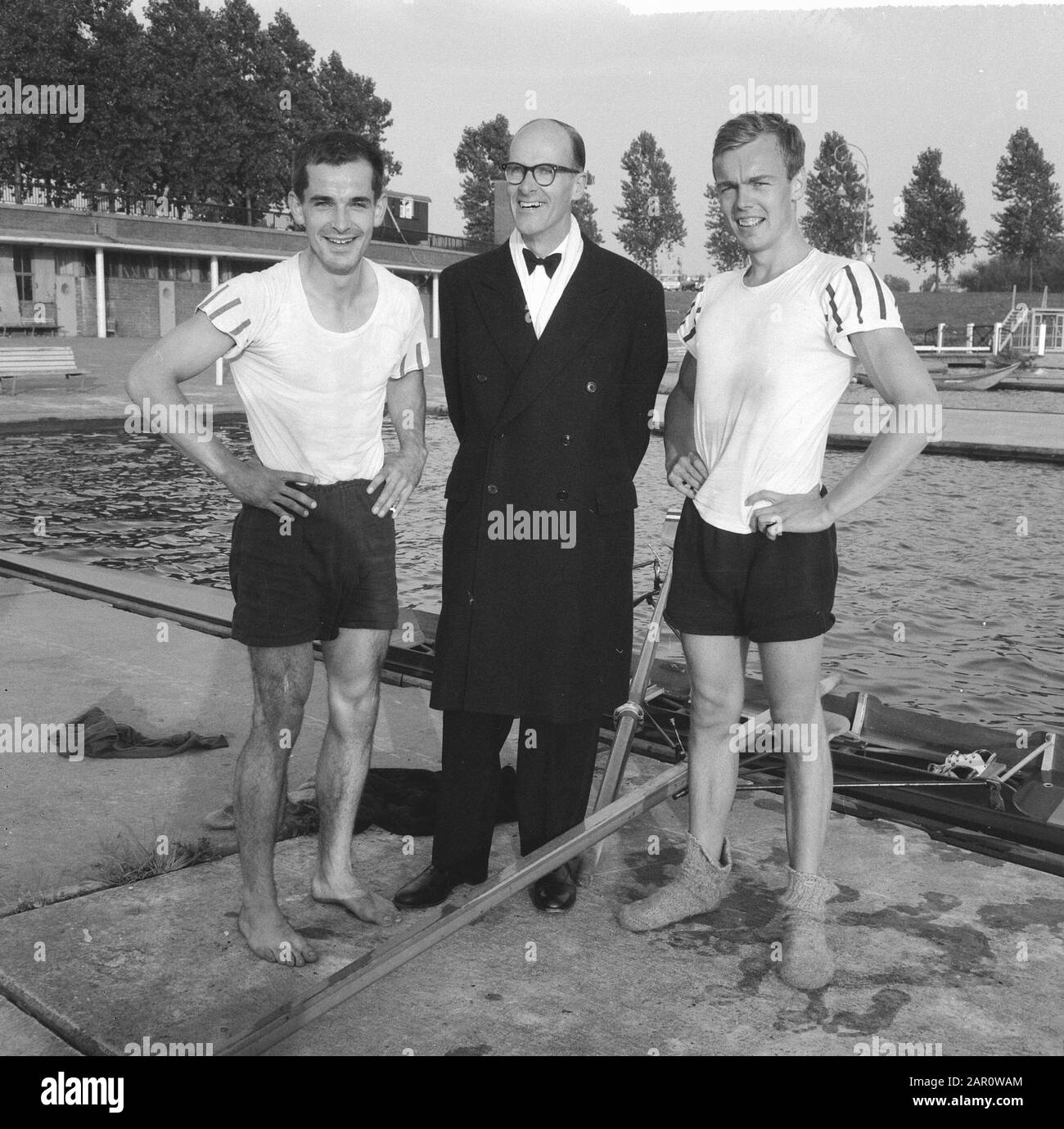 National championships rowing at the Bosbaan for men two without mate Blaisse and Veenemans Date: 24 July 1964 Location: Amsterdam, Amsterdamse Bos, Bosbaan, Noord-Holland Keywords: CHAMPIES, ROWING, helmsmen Stock Photo