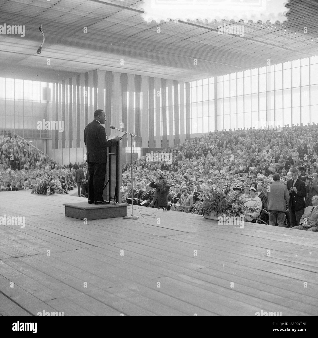 Reverend Martin Luther King at the RAI Amsterdam Date: 16 August 1964 Location: Amsterdam, Noord-Holland Keywords: speeches Institution name: RAI Stock Photo