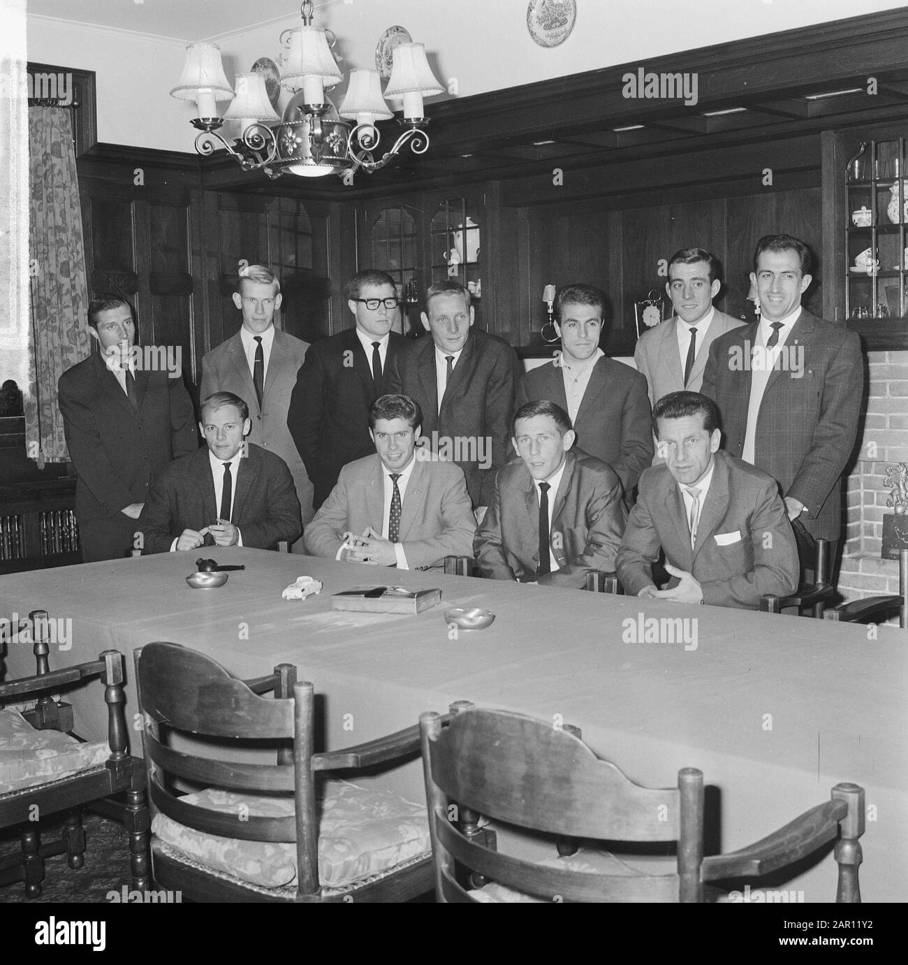 Standing veldhoen hires stock photography and images Alamy