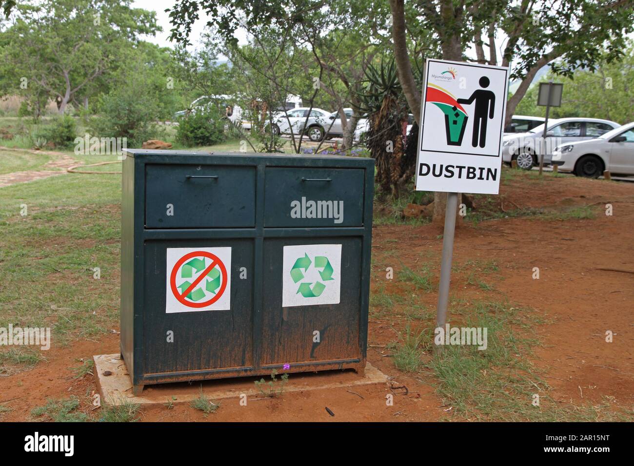 Dustbin and recycling bin at Blyde River Canyon and Burke's Luck