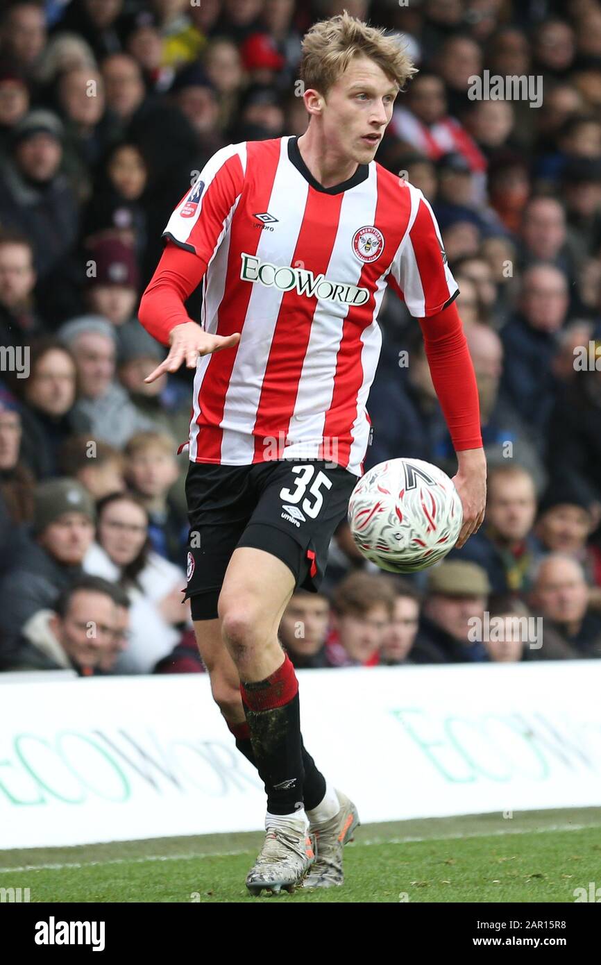 London, UK. 25 January 2020. London, UK. 25 January 2020.BRENTFORD, LONDON - JANUARY 25TH Mads Roerslev Rasmussen of Brentford in action during the FA Cup match between Brentford and Leicester City at Griffin Park, London on Saturday 25th January 2020. (Credit: Jacques Feeney | MI News) Photograph may only be used for newspaper and/or magazine editorial purposes, license required for commercial use Credit: MI News & Sport /Alamy Live News Stock Photo