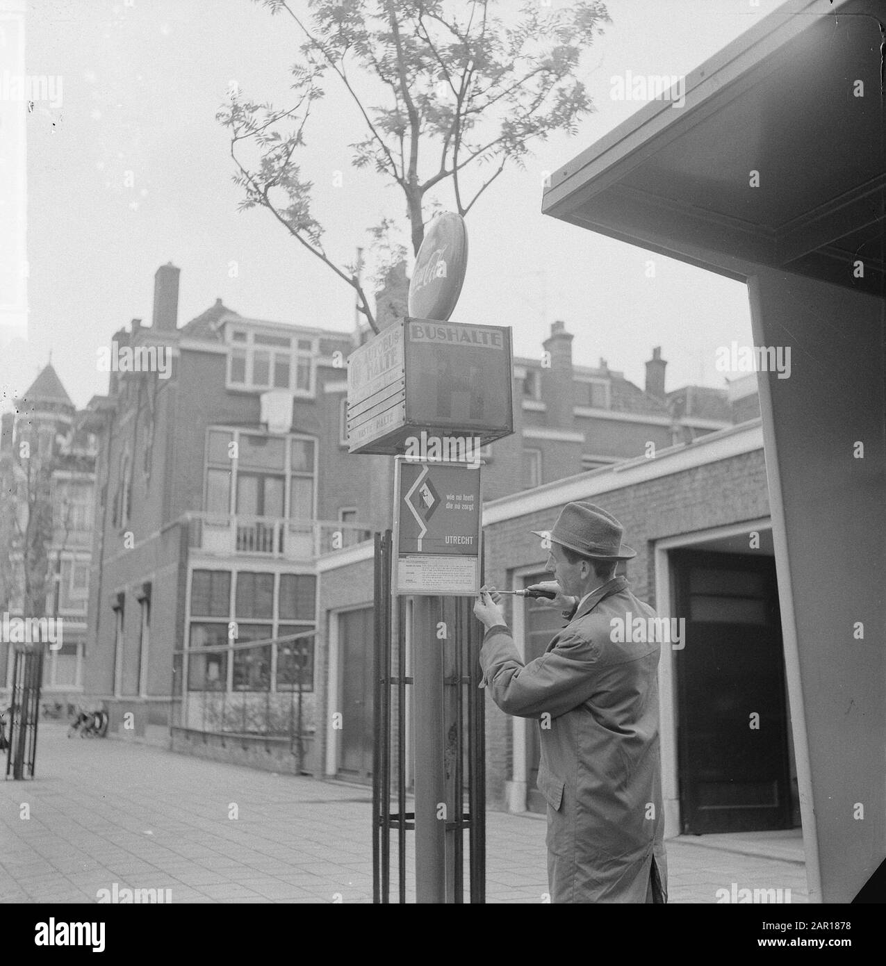 First signs timetable tram in Rotterdam placed corner Avenue Concordia en Lusthofstraat Date: 23 april 1965 Location: Rotterdam, South-Holland Keywords: signs, trams Stock Photo