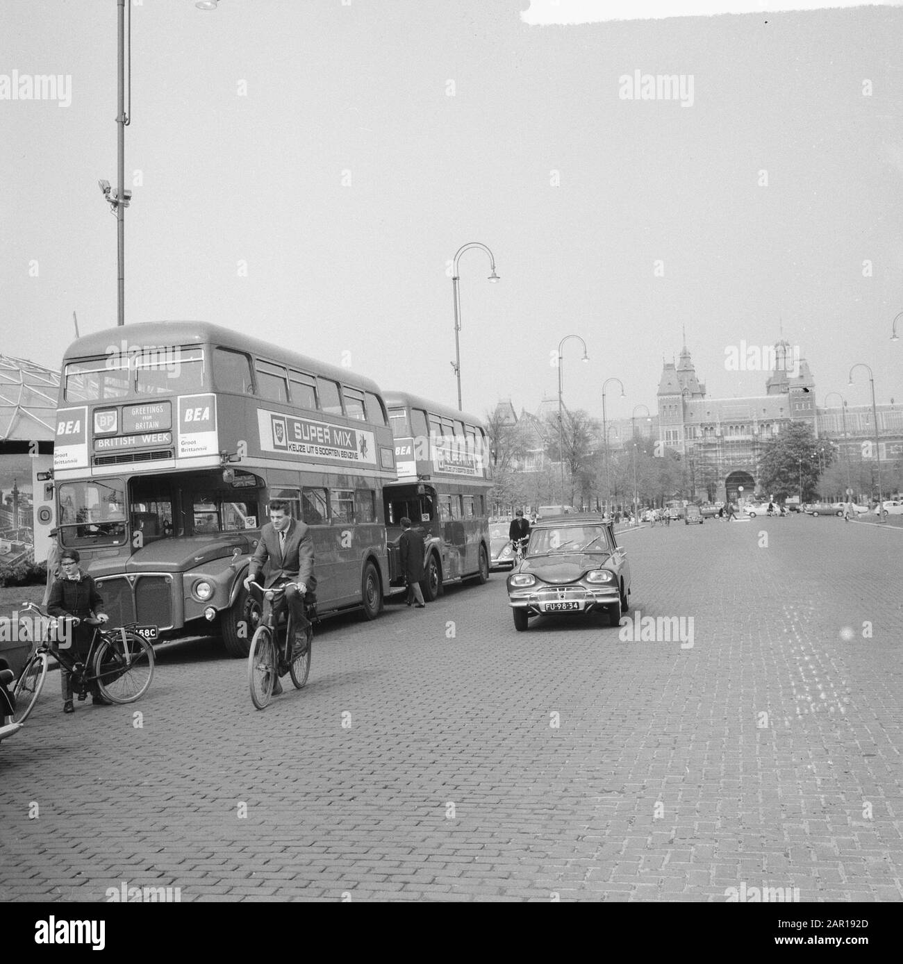 amsterdam london bus