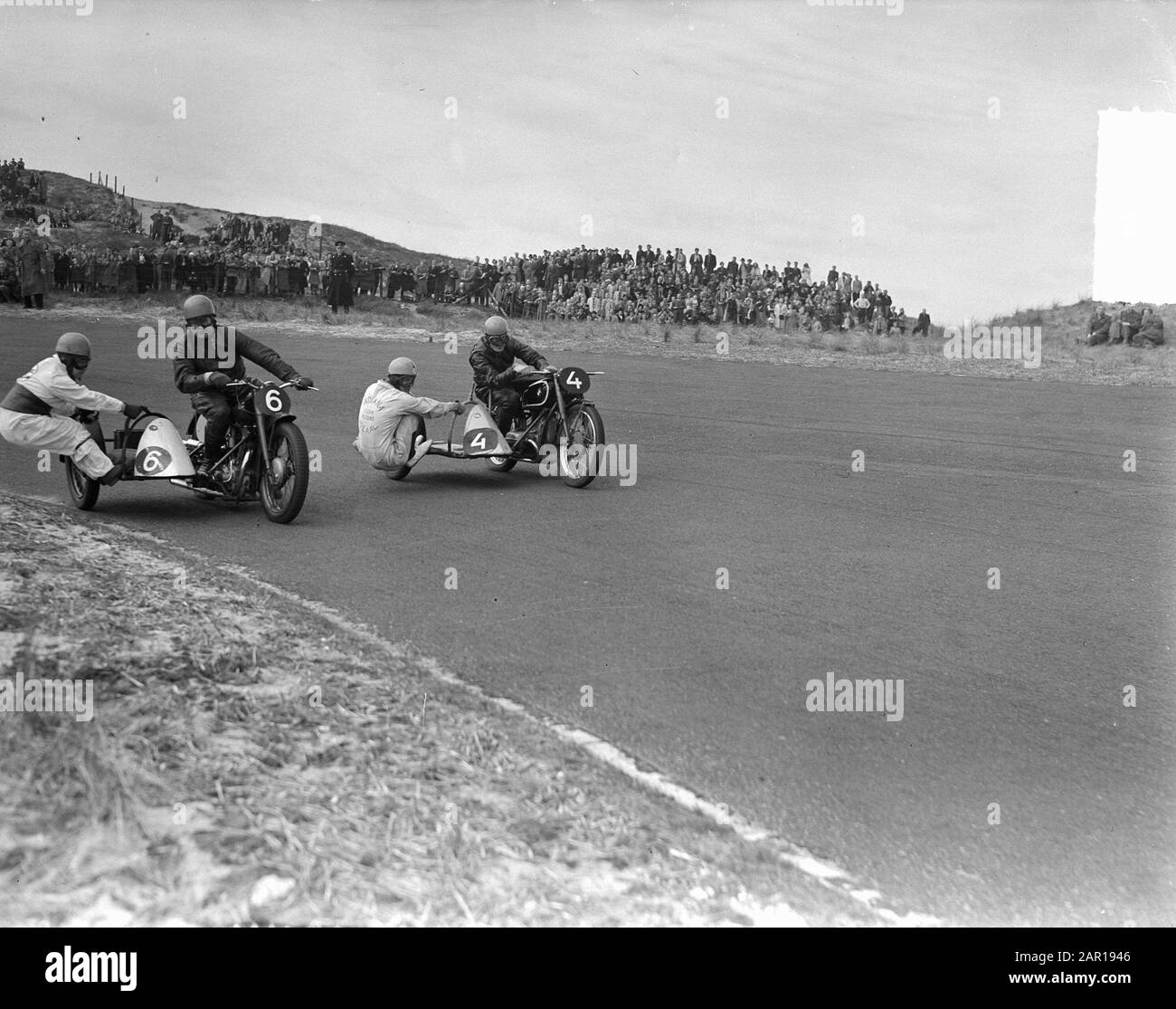 Motorraces Zandvoort Sidecars Sidecar No 4 Knijnenburg Vosse Date 8 May 1949 Location Noord Holland Zandvoort Keywords Motorsport Person Name Knijnenburg Piet Stock Photo Alamy