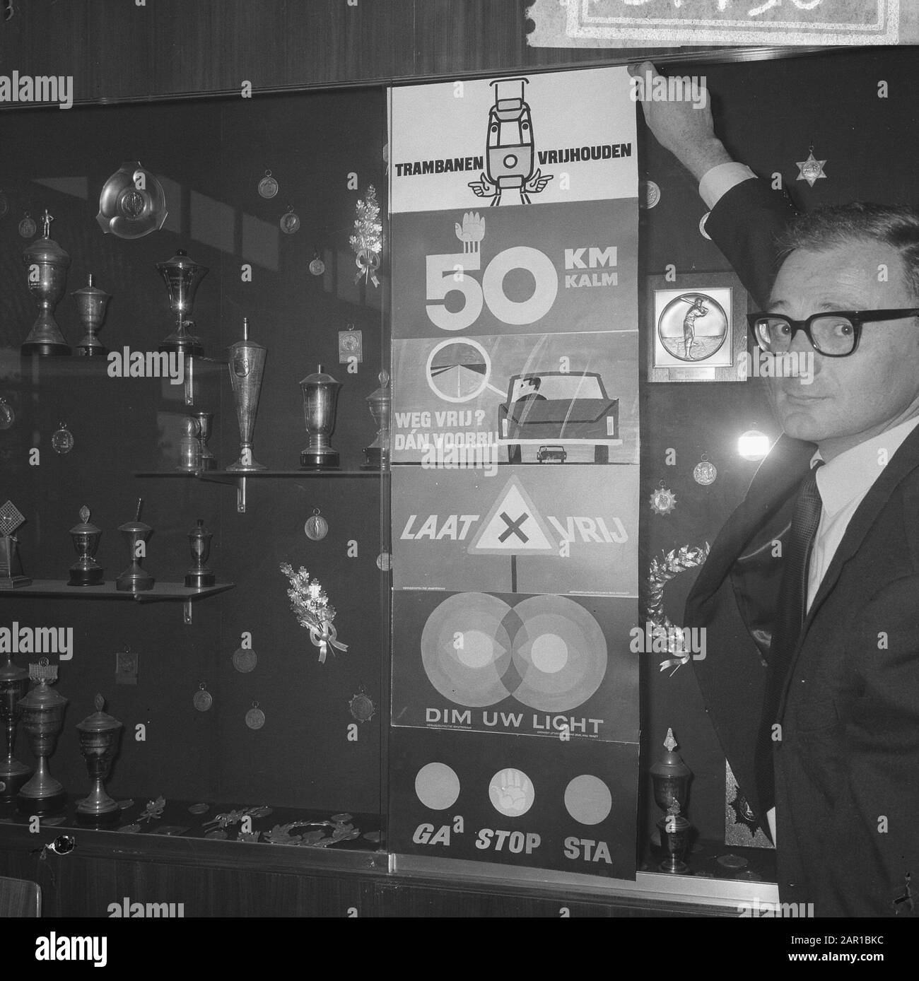 New information signs, new signs Date: August 27, 1965 Keywords: BOARDS Stock Photo