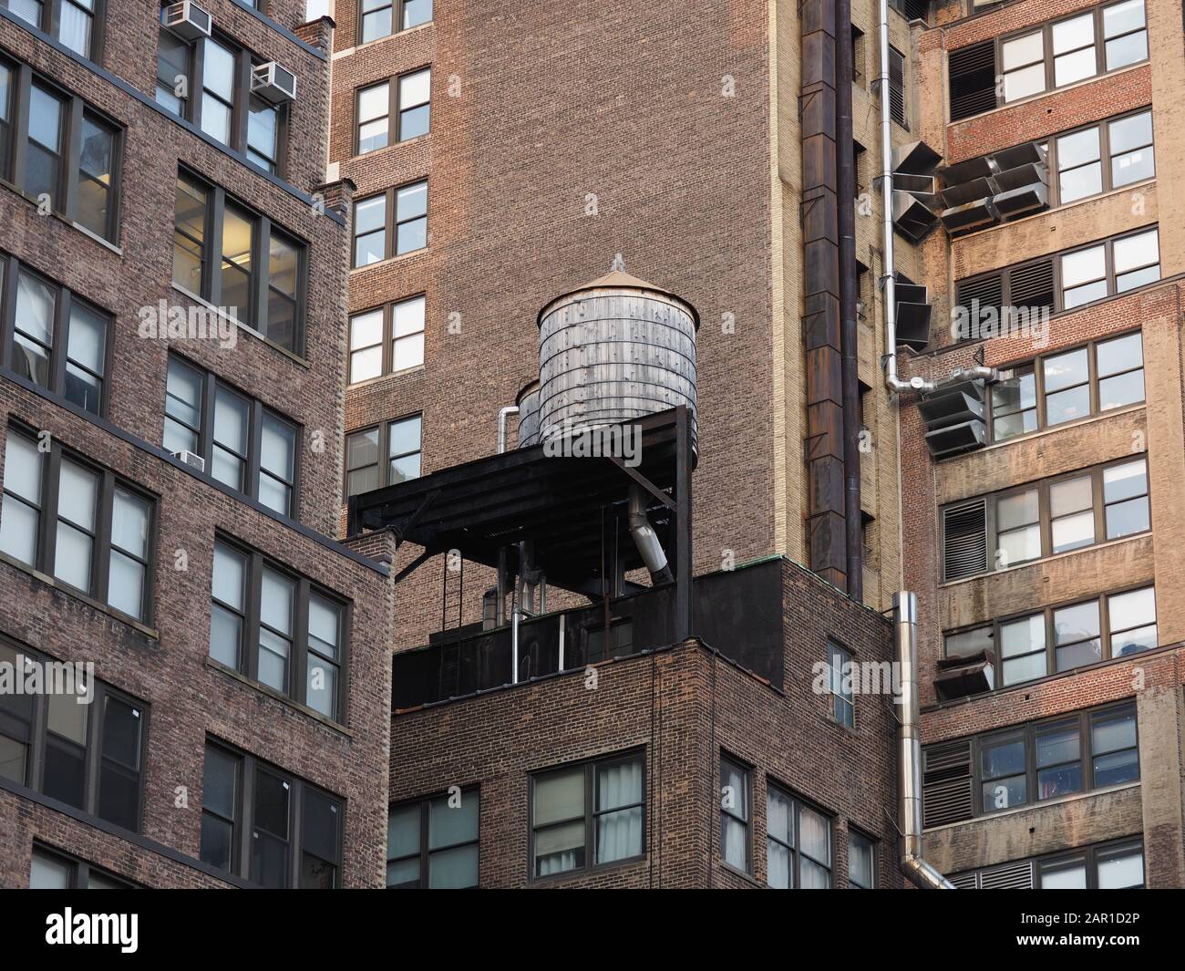 New york water tower brick hi-res stock photography and images - Alamy