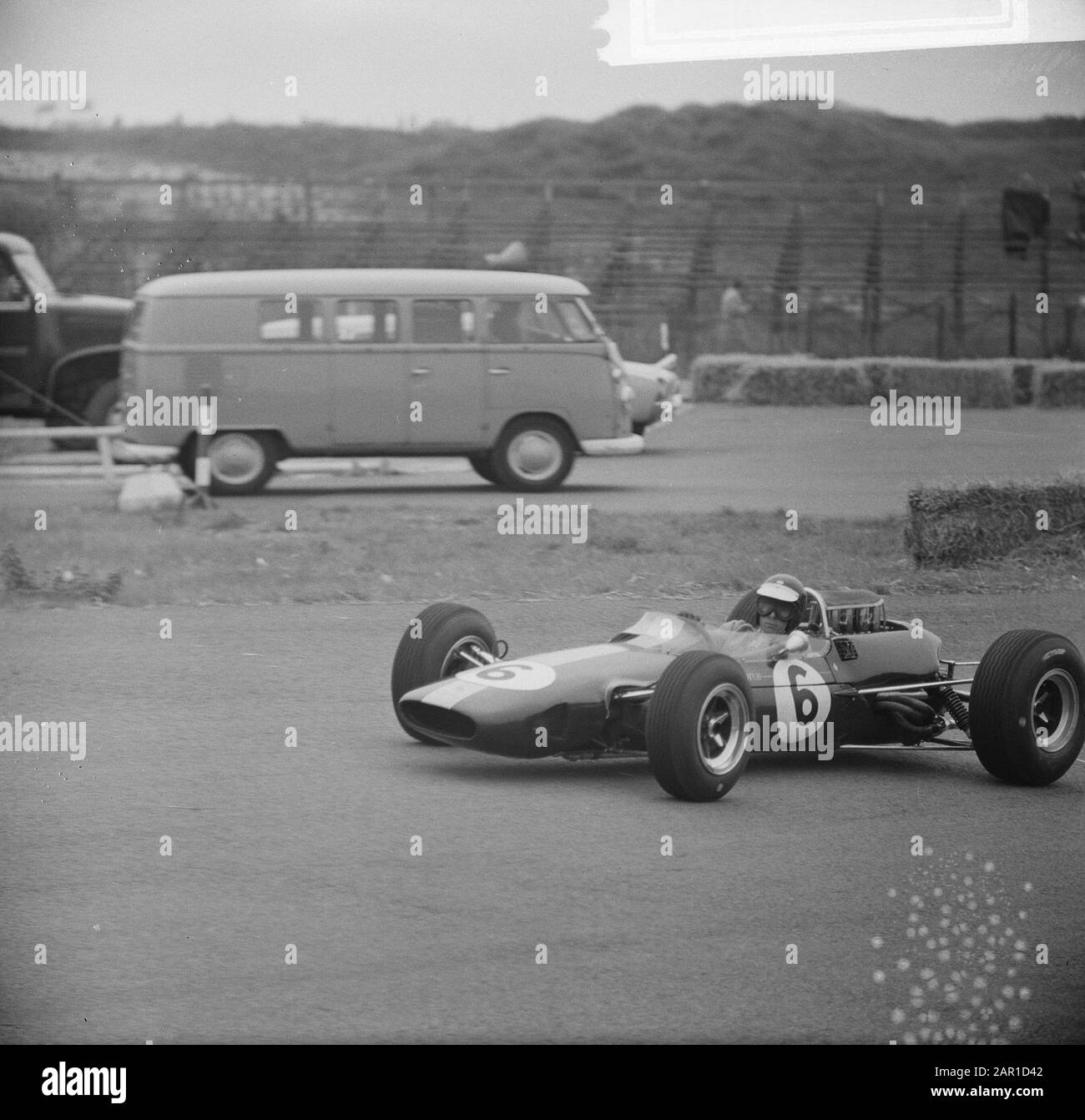 Training Zandvoort Grand Prix, Jim Clark in action Date: July 16, 1965  Location: Noord-Holland, Zandvoort Keywords: motorsport Personal name: Clark,  Jim Stock Photo - Alamy