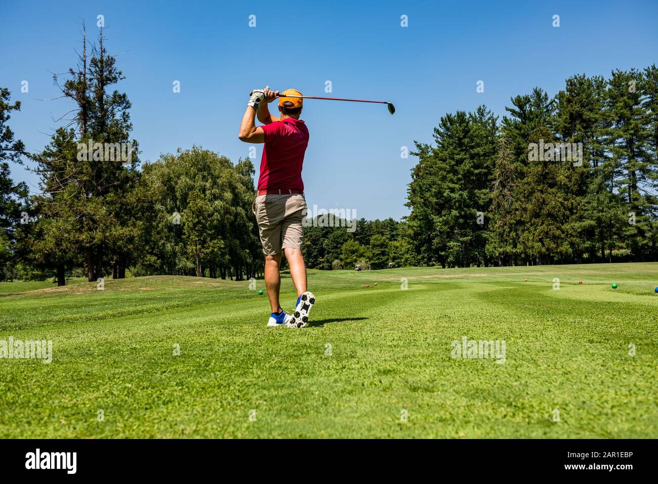 Hitting the perfect golf shot Stock Photo Alamy