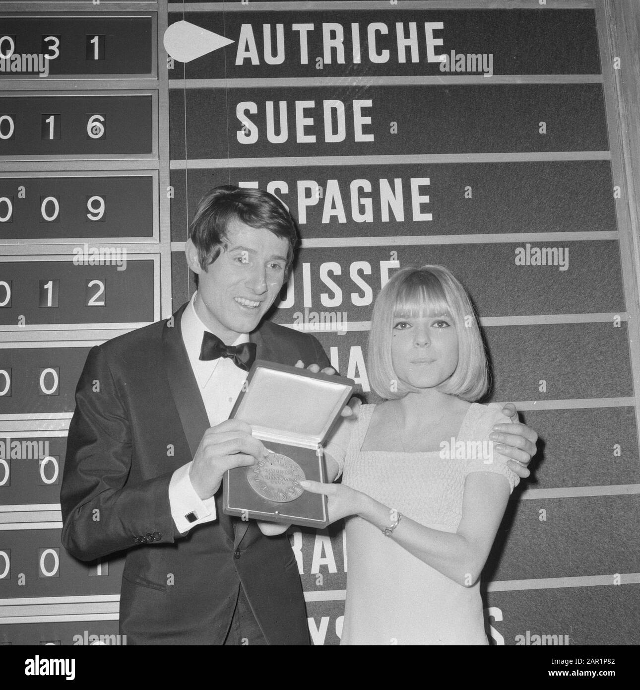 Eurovision Song Contest 1966 in Luxembourg. The winner Udo Jürgens with the  winner of 1965 France Gall Date: 6 March 1966 Location: Luxembourg  Keywords: artists, music, song festivals, singers, singers Personal name: