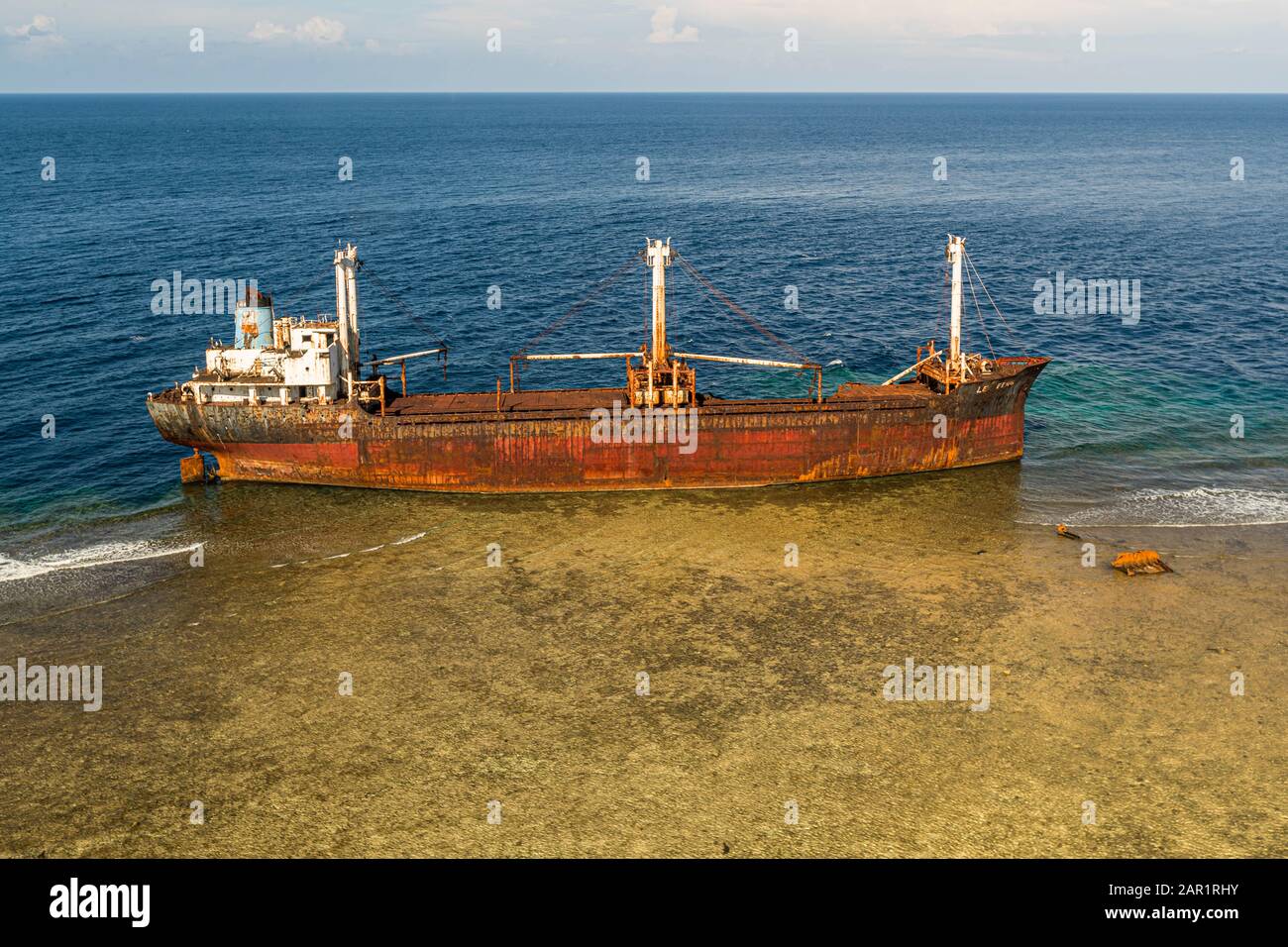 Wreck of Chinese logging vessel Le Feng in  Bougainville, Papua New Guinea Stock Photo