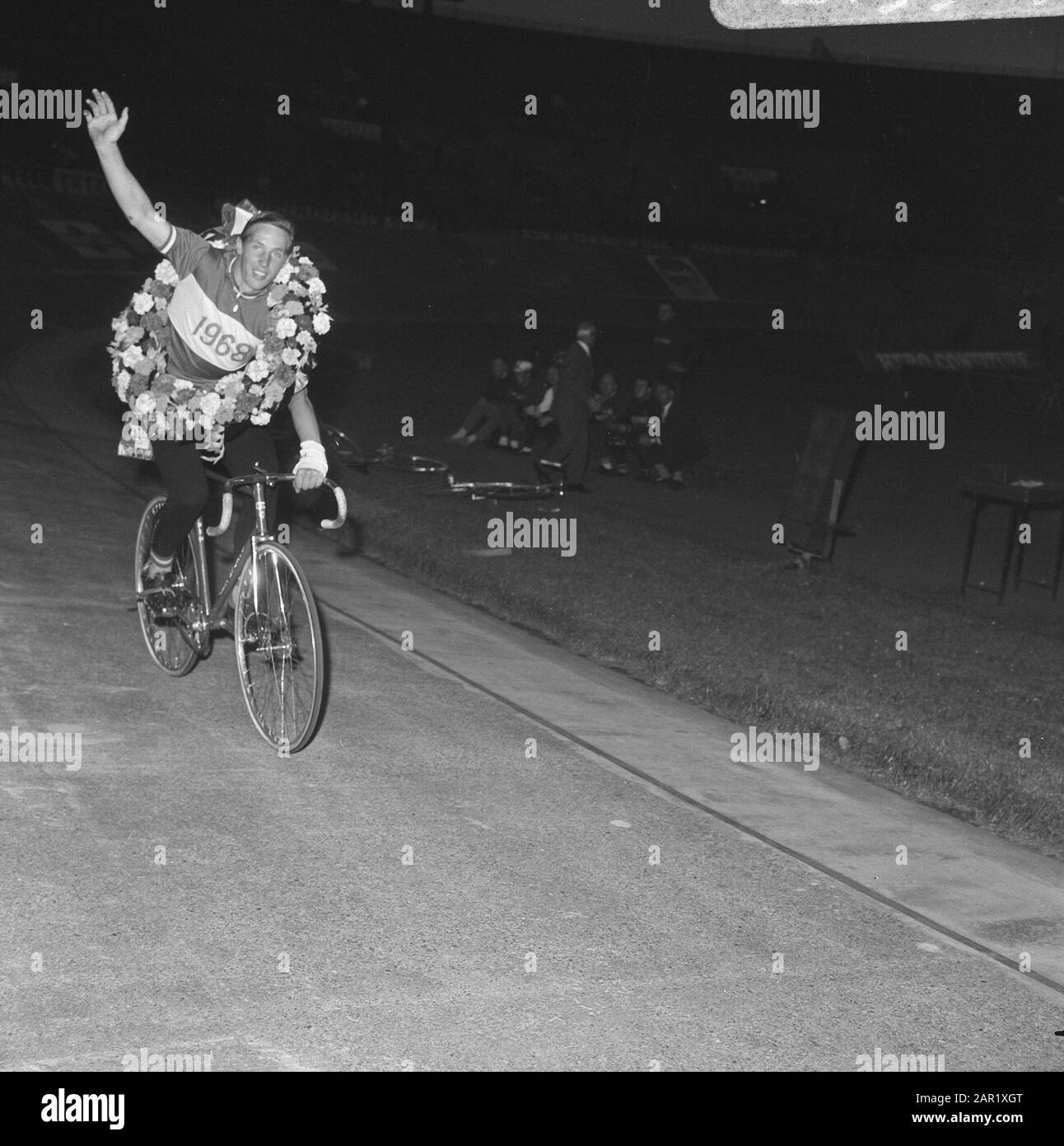 Leijn Loevesijn, champion at the 1 km amateurs, during the Dutch track
