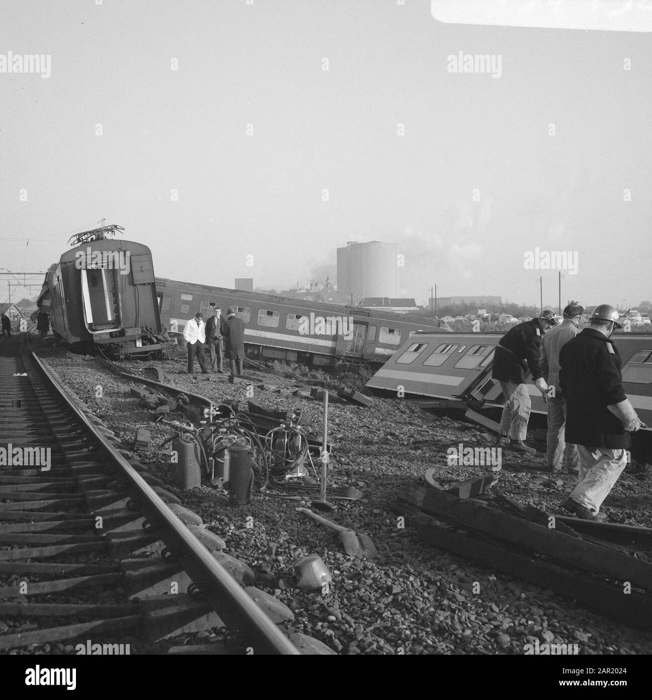 Ravage after the derailment of a passenger train at Halfweg  trains, railway accidents Date: November 2, 1966 Location: Halfweg, Noord-Holland Keywords: railway accidents, trains Stock Photo