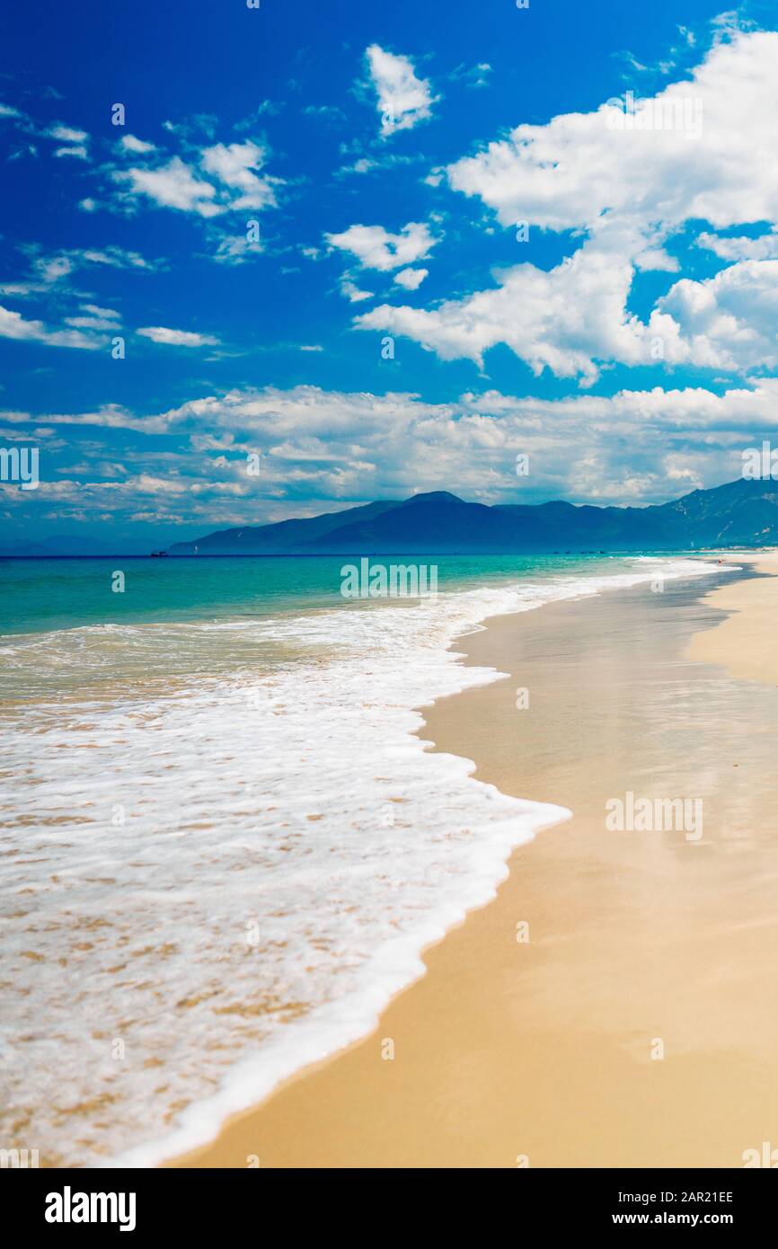Empty sand beach with blue sea and blue sky background. Summer Vacation ...