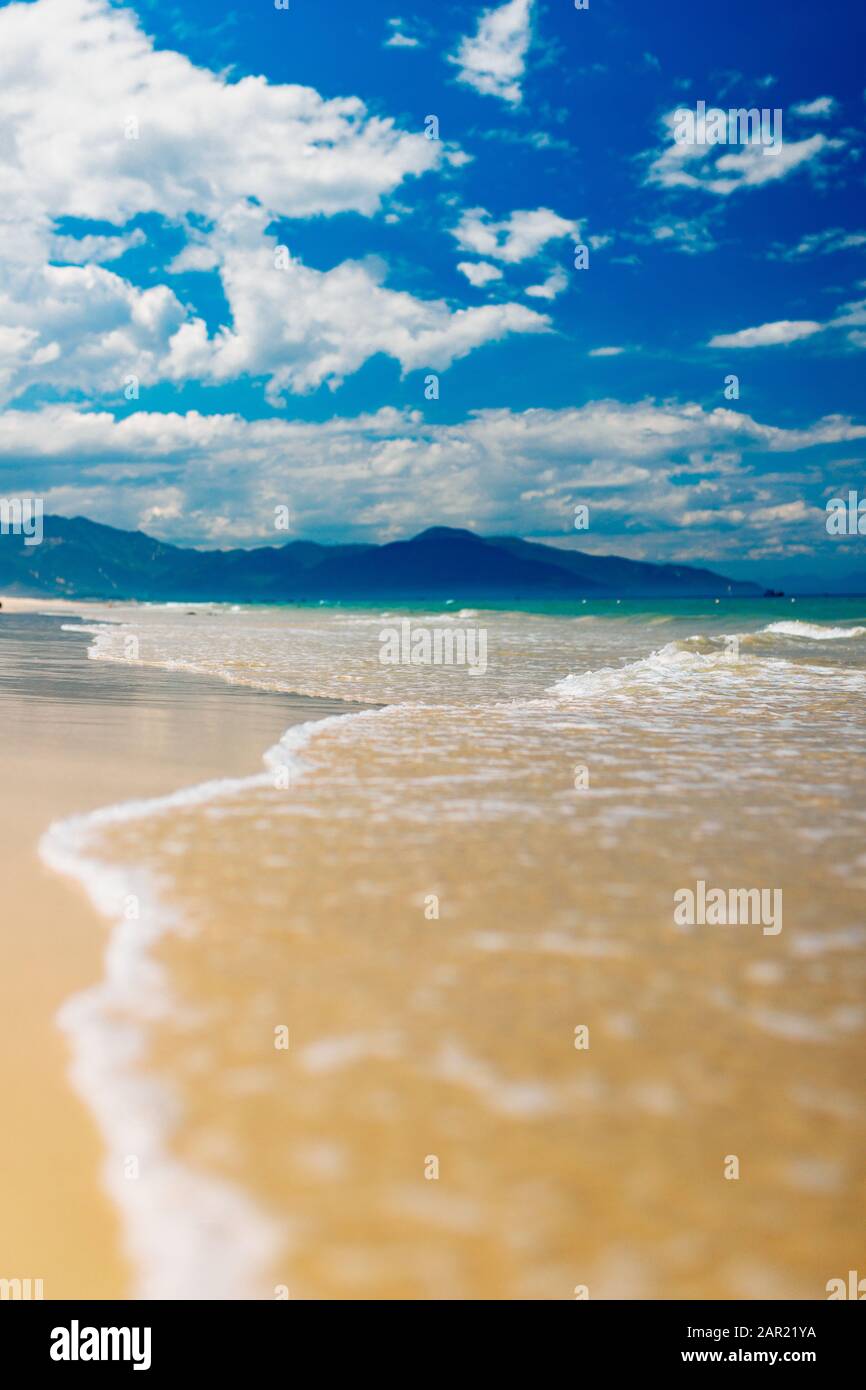 Empty sand beach with blue sea and blue sky background. Summer Vacation ...