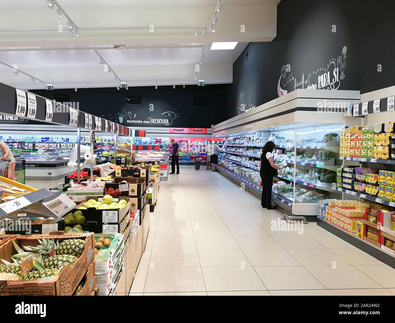 Lidl supermarket lisbon hires stock photography and images Alamy