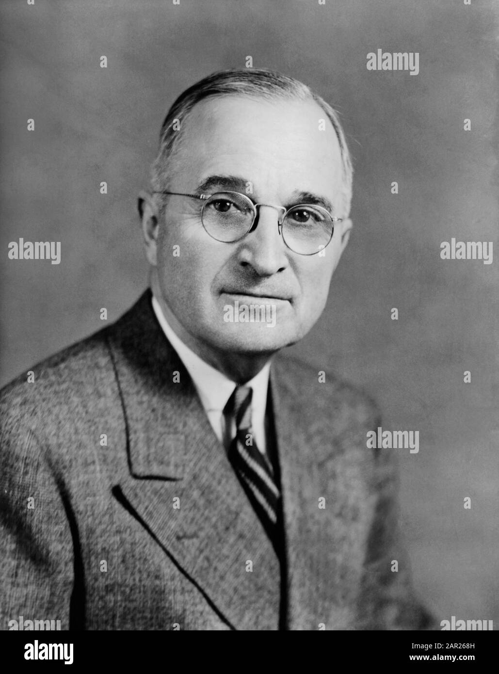 Harry S. Truman (1884-1972), 33rd President of the United States 1945-1953, Head and Shoulders Portrait, photograph by Edmonston Studio, June 1945 Stock Photo