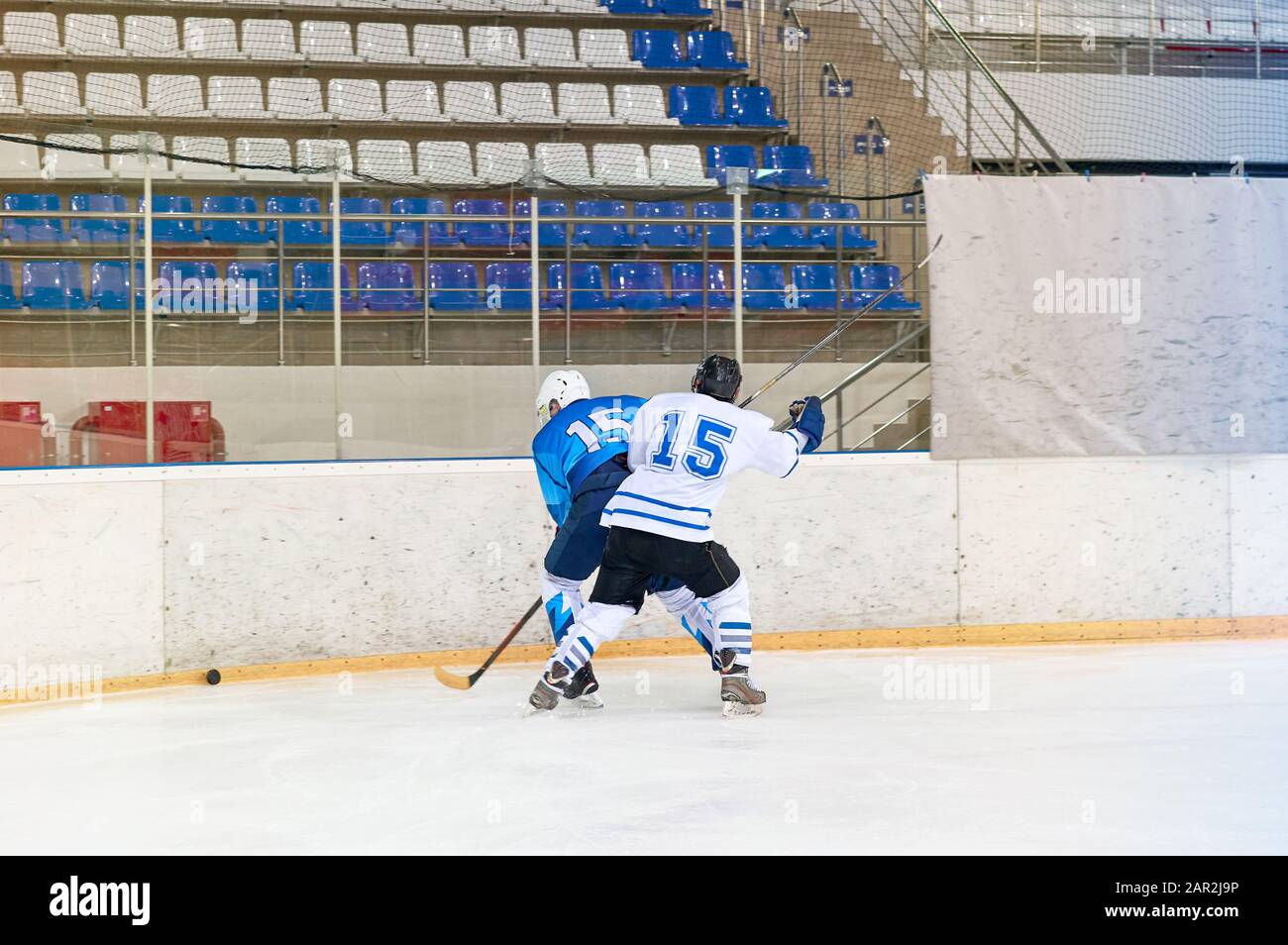 Play playing ice hockey hires stock photography and images Alamy