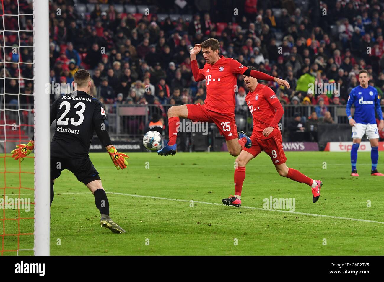 Thomas MUELLER (MULLER, FC Bayern Munich) scores the goal for 2-0 ...
