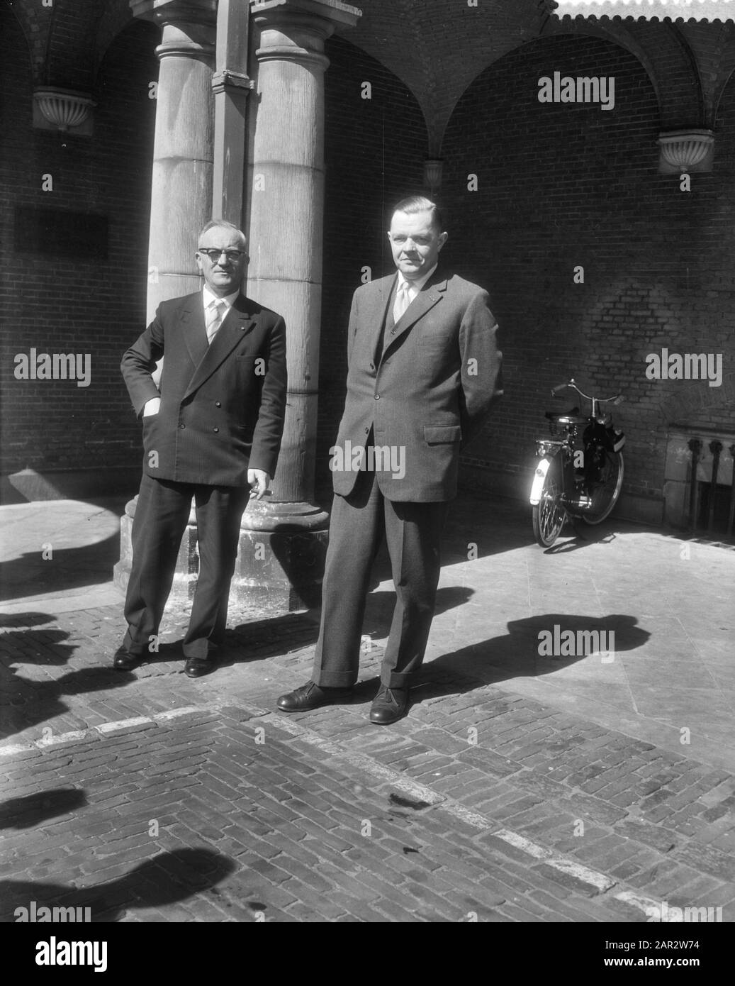 Professor De Quay receives the chairman of the CNV Mr. C. J. Van Mastrigt (left) and the chairman of the CHU mr. H. K. J. Beernink Date: April 20, 1959 Stock Photo