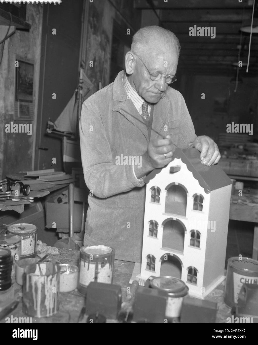 Leisure activities by the elderly in the Roeterstraat Date October 20