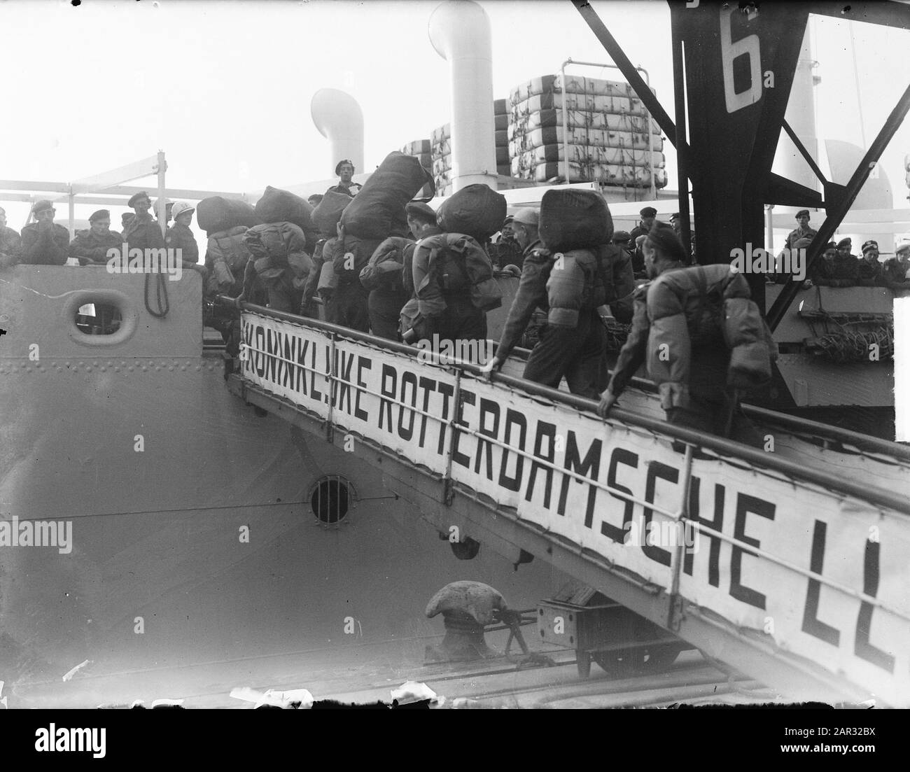 Departure of the volunteers Black and White Stock Photos & Images - Alamy