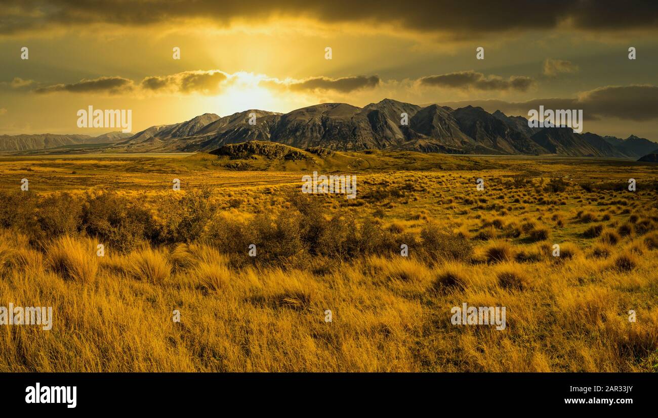 Nestled right amongst the Southern Alps of NZ. This High Country location  provided a magnificent backdrop for the Lord of the Rings movie “The Two To  Stock Photo - Alamy
