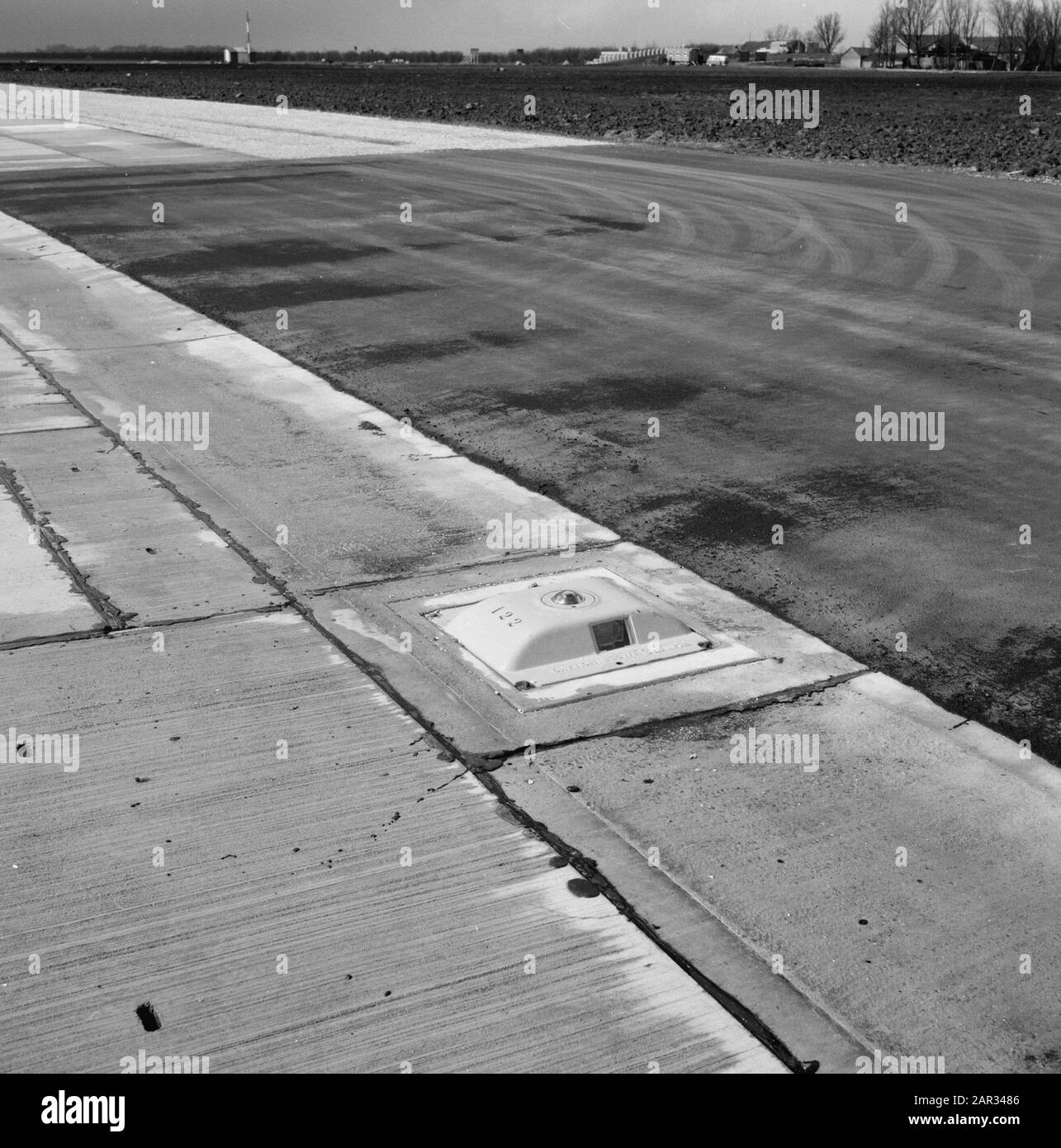 Airport runways Black and White Stock Photos & Images - Alamy