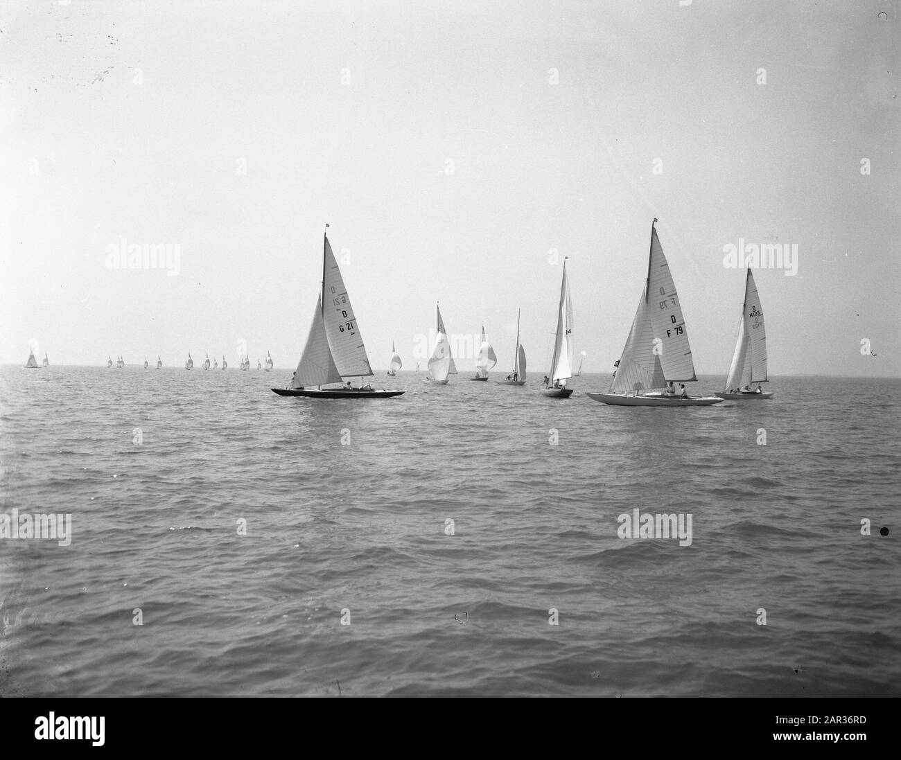National Sailing Competition Drakenklasse IJsselmeer, round the bow
