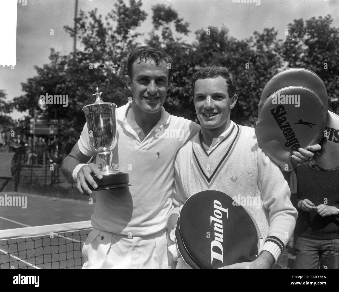 Tennis at Hilversum, John Newcombe and Tom Okker Date: 25 July 1965 ...