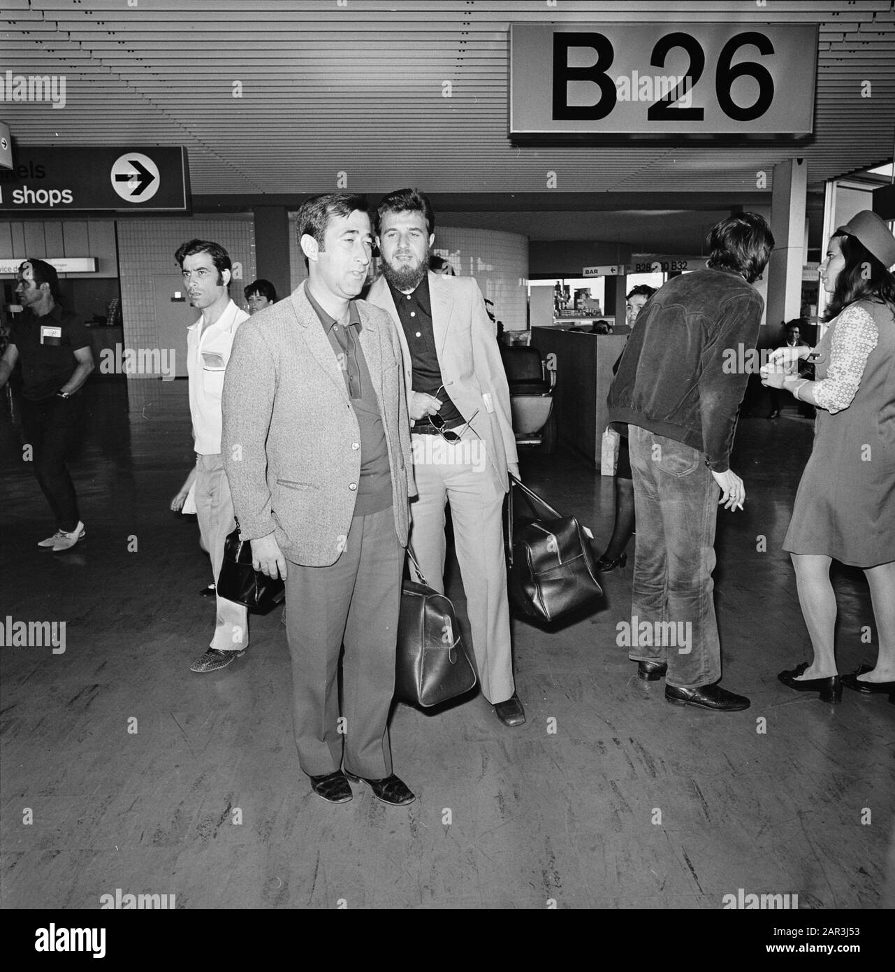 Spanish paters, who worked in Mozambique, at Schiphol Date: 31 July 1973 Location: Noord-Holland, Schiphol Keywords: Fathers Stock Photo