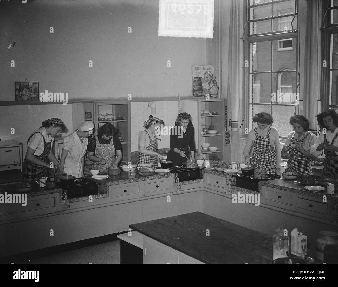 Second Christian Girls Industrial School Ruysdaelkade Date June 16 1951 Keywords Girls Nijustice Schol Bird Carel L De Anefo Stock Photo Alamy