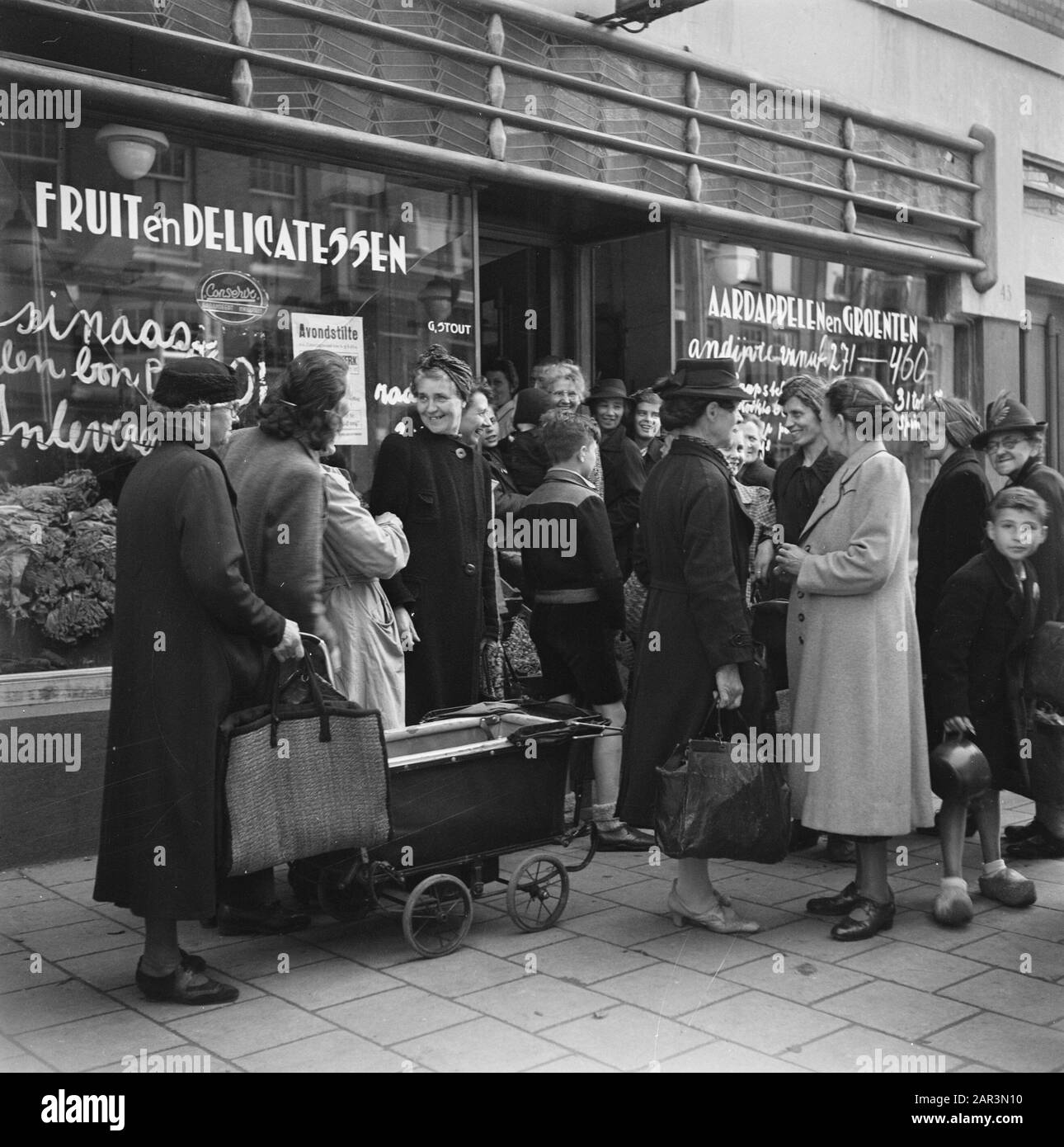 World war ii food amsterdam hi-res stock photography and images - Alamy
