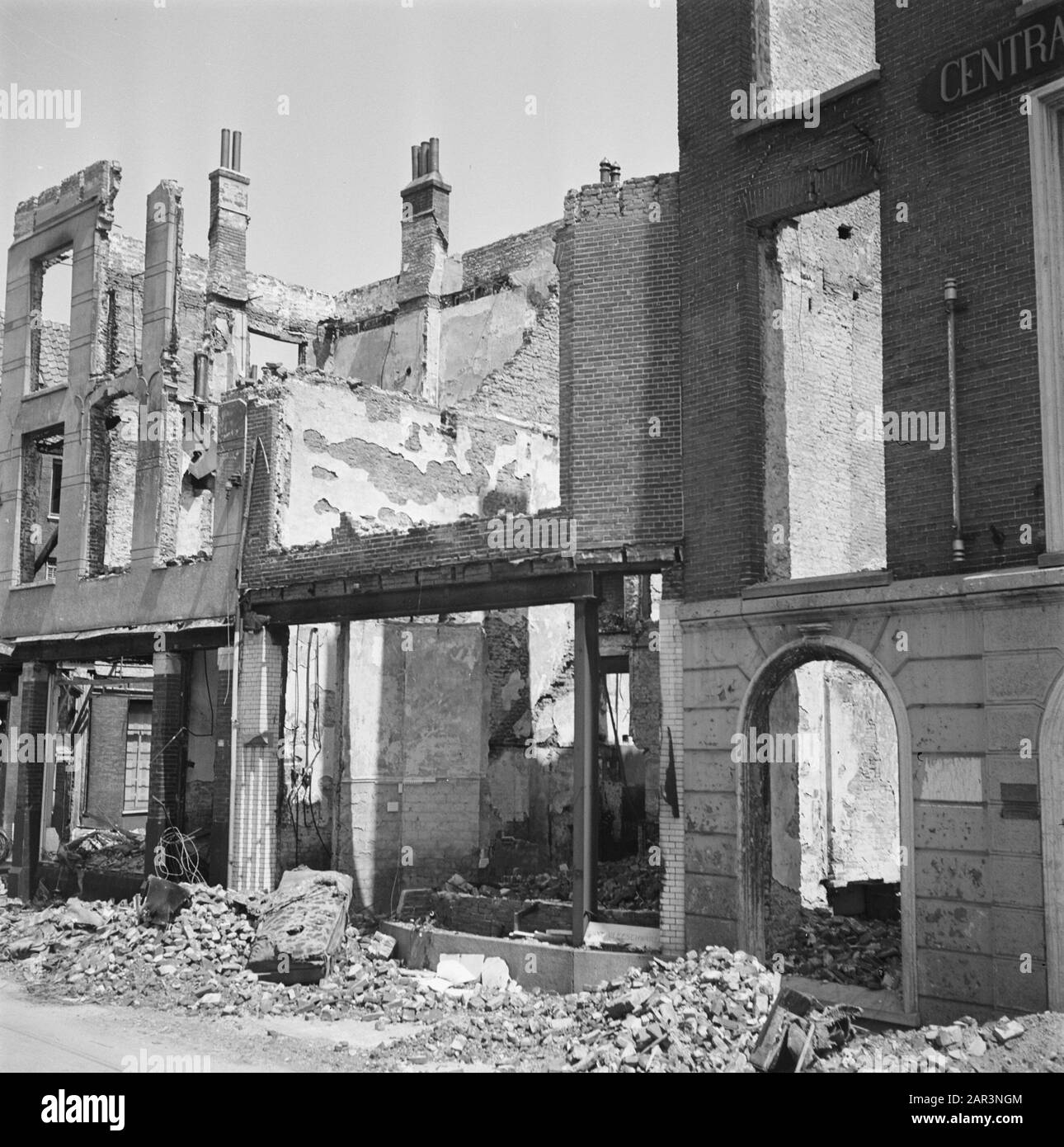 Vernielingen: Arnhem  [destroyed buildings] Date: June 1945 Location: Arnhem Keywords: buildings, Second World War, destruction Stock Photo