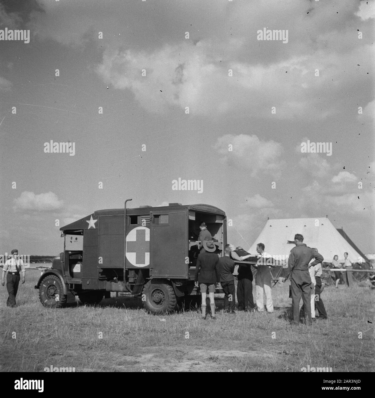 Sick patient on stretcher Black and White Stock Photos & Images - Alamy