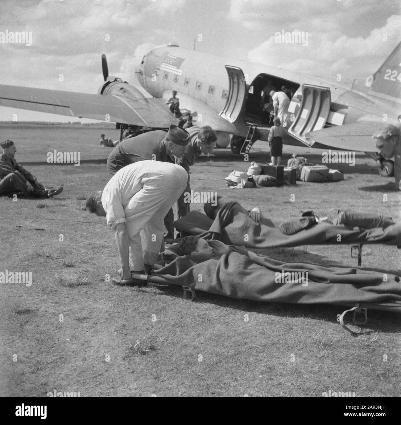 Injured soldiers on a plane Black and White Stock Photos & Images - Alamy