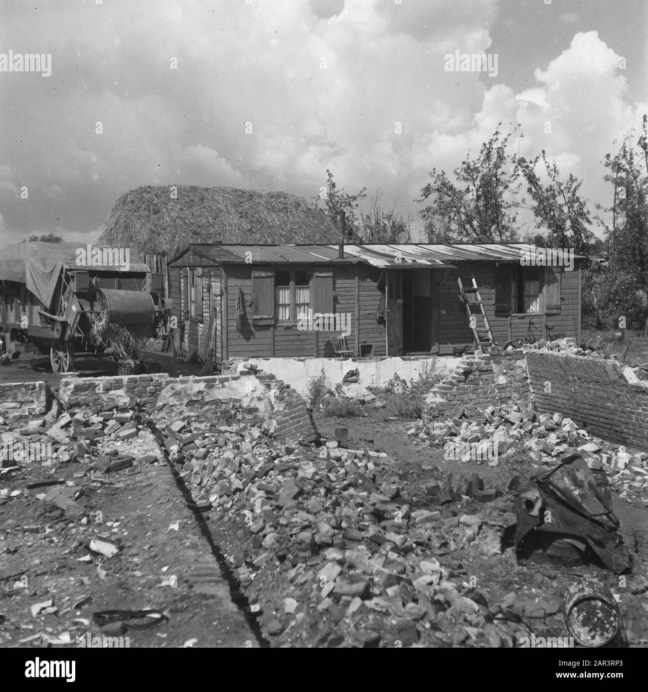 Devastations: Hedel  Vernielingen in Hedel Date: 1945 Location: Hedel Keywords: Second World War, destruction Stock Photo