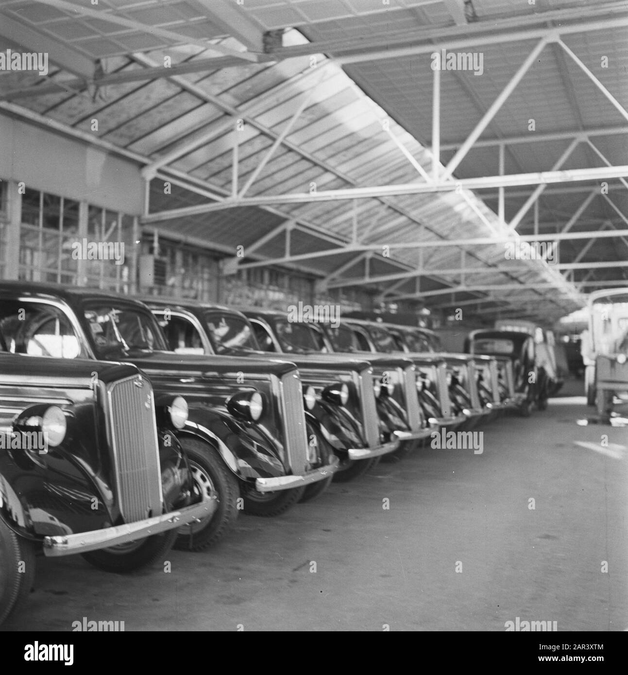 Ford Popular passenger cars Date 18 January 1946 Keywords cars, traffic Person name Fortd