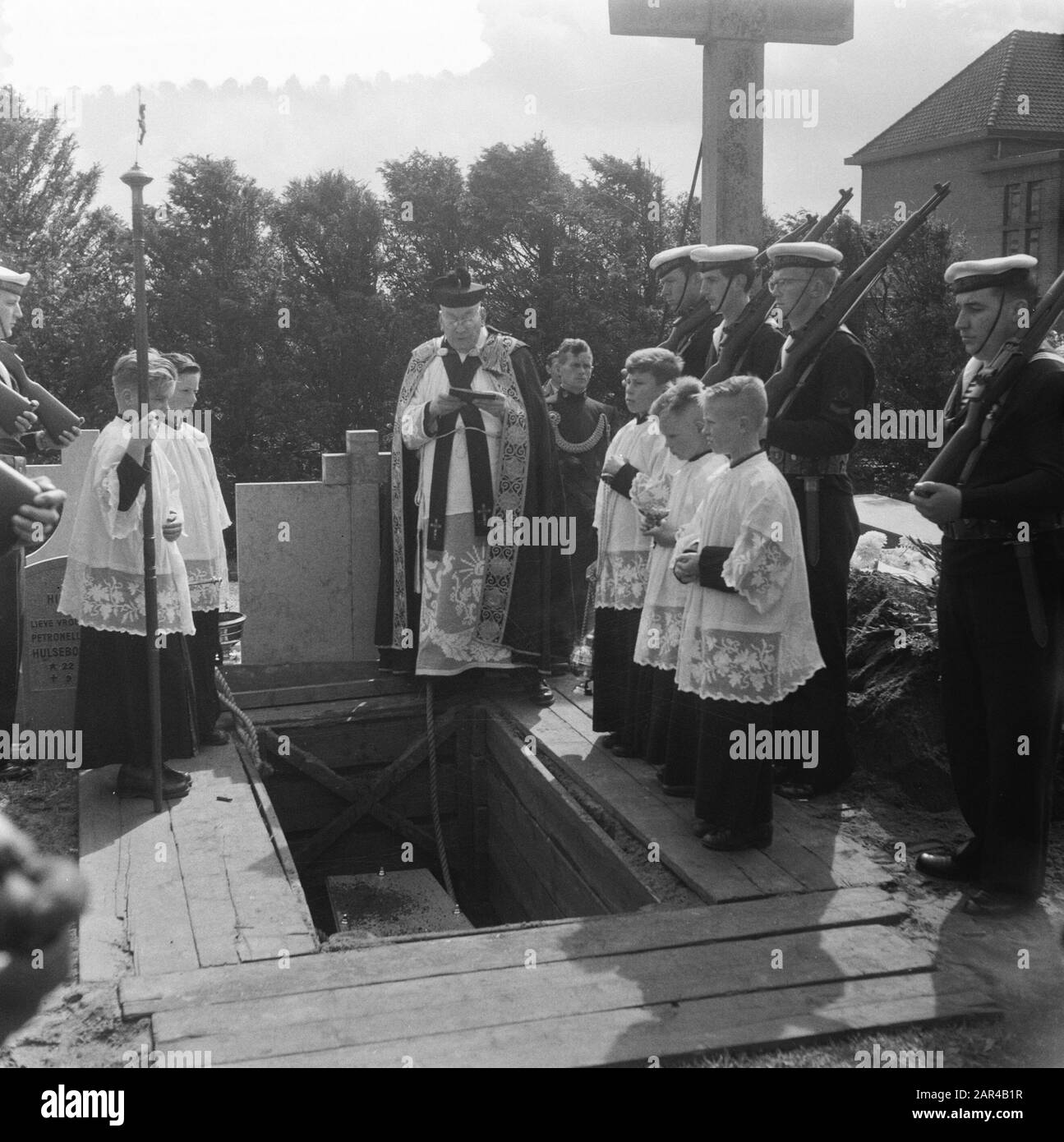 Marvo-funeral LTZ II Starling De Zilk Date: 27 August 1956 Institution name: Marva Stock Photo