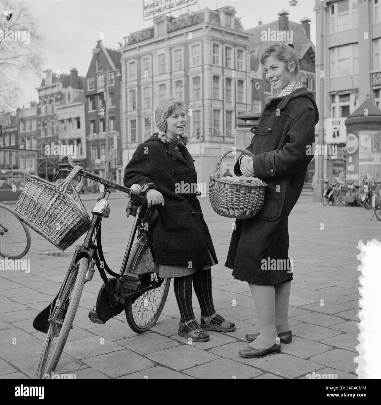 Leidseplein figures (Rock and Roll) Date: April 12, 1957 Keywords: FIGURES, Rock and Roll Stock Photo