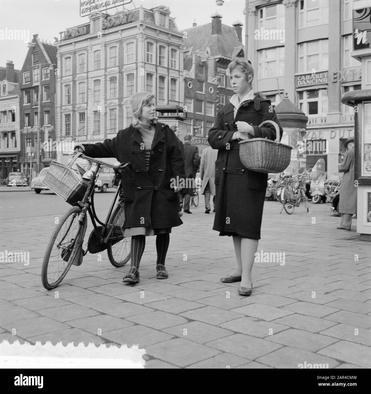 Leidseplein figures (Rock and Roll) Date: April 12, 1957 Keywords: FIGURES, Rock and Roll Stock Photo