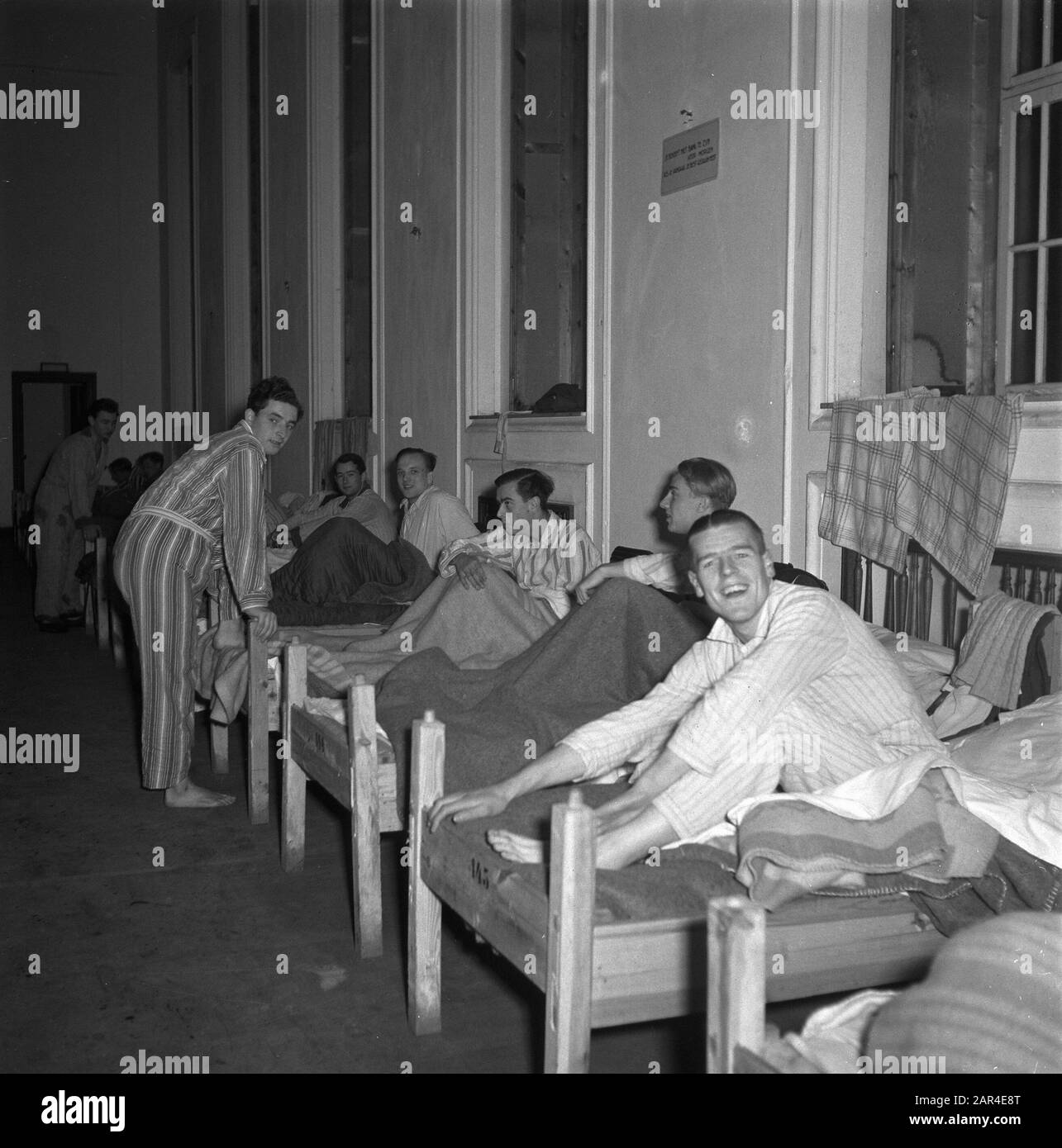 KLM boarding Date: December 6, 1945 Keywords: boarding Institution name: KLM Stock Photo