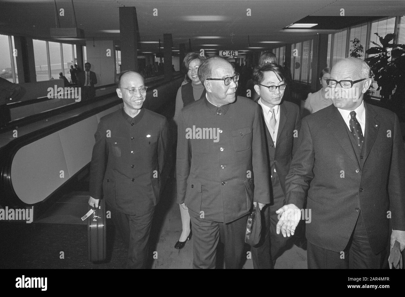 First ambassador of Chinese People's Republic in the Netherlands arrives at Schiphol Date: 2 November 1972 Location: Noord-Holland, Schiphol Keywords: arrivals, ambassadors Stock Photo