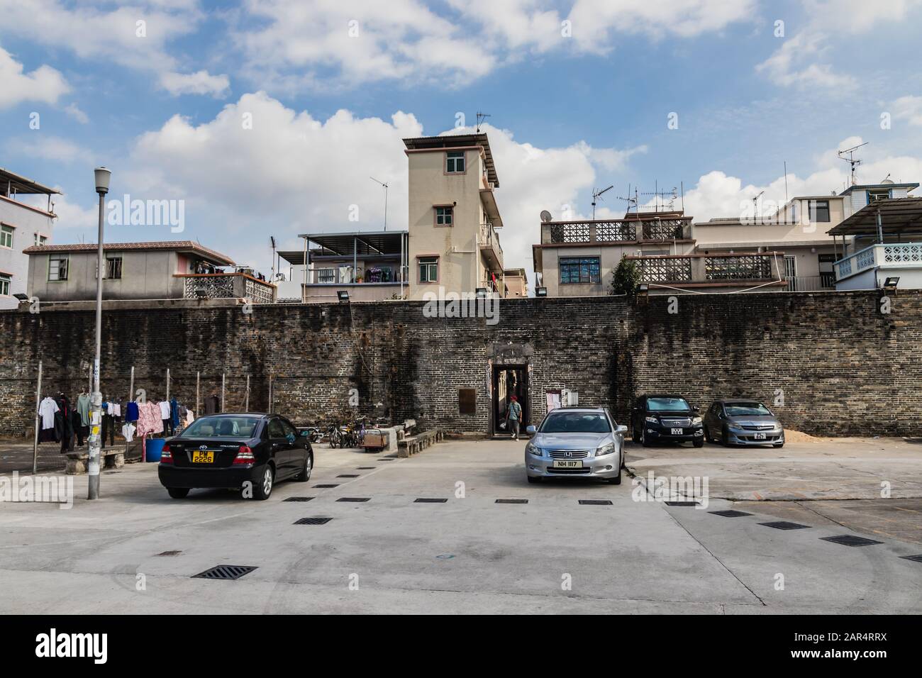 Kam tin walled village hi-res stock photography and images - Alamy