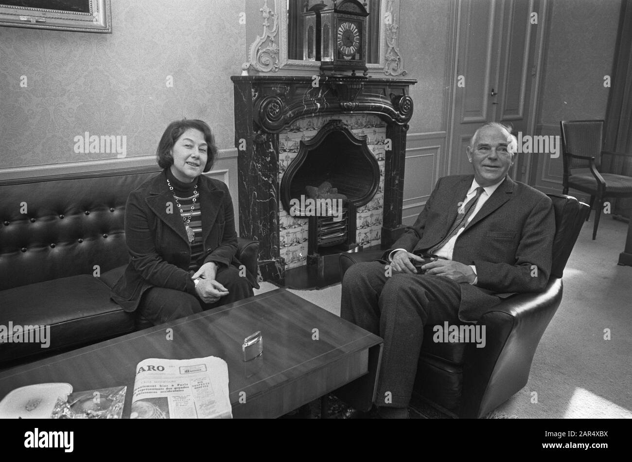 Formateur burger receives mrs hi-res stock photography and images - Alamy