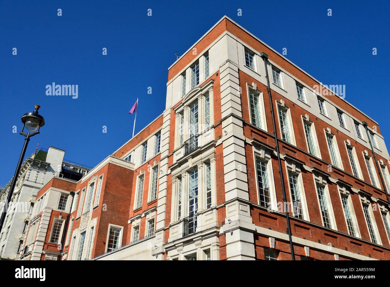 Institution of Engineering and Technology, IET, 2 Savoy Place, London, United Kingdom Stock Photo